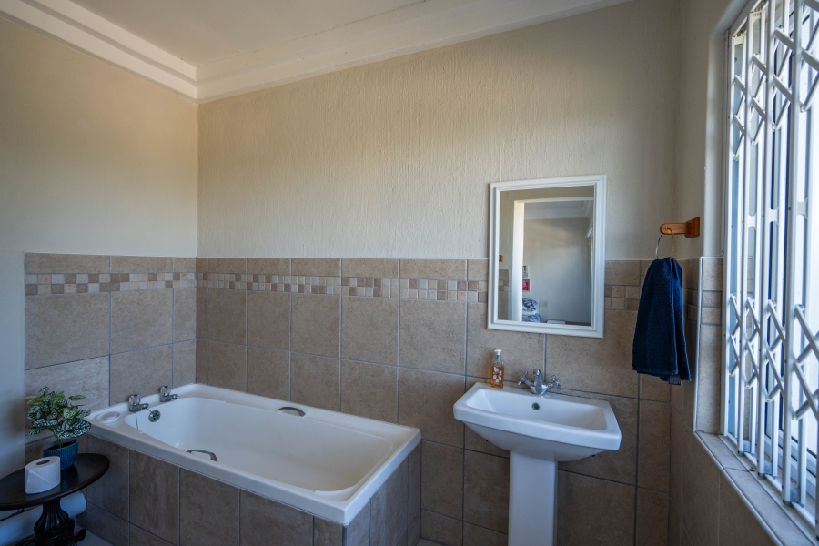 3 Bedroom Property for Sale in Seafield Eastern Cape